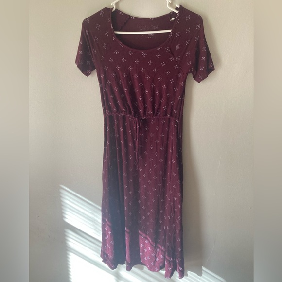 Maroon Latched Mama Midi Drawstring Nursing Dresss - Picture 1 of 6
